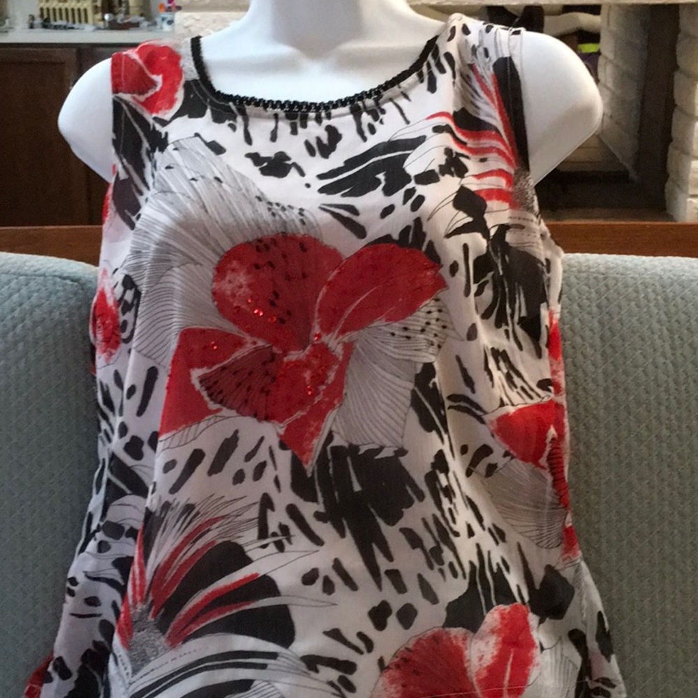 Patterned Red Black and White Tank Top Blouse
